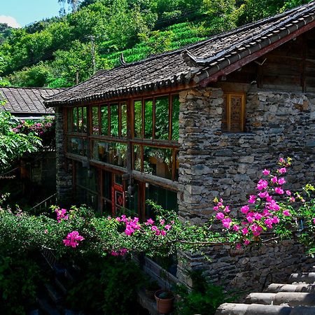 Tiger Leaping Gorge Sean'S Spring Guesthouse Shangri-La Bagian luar foto