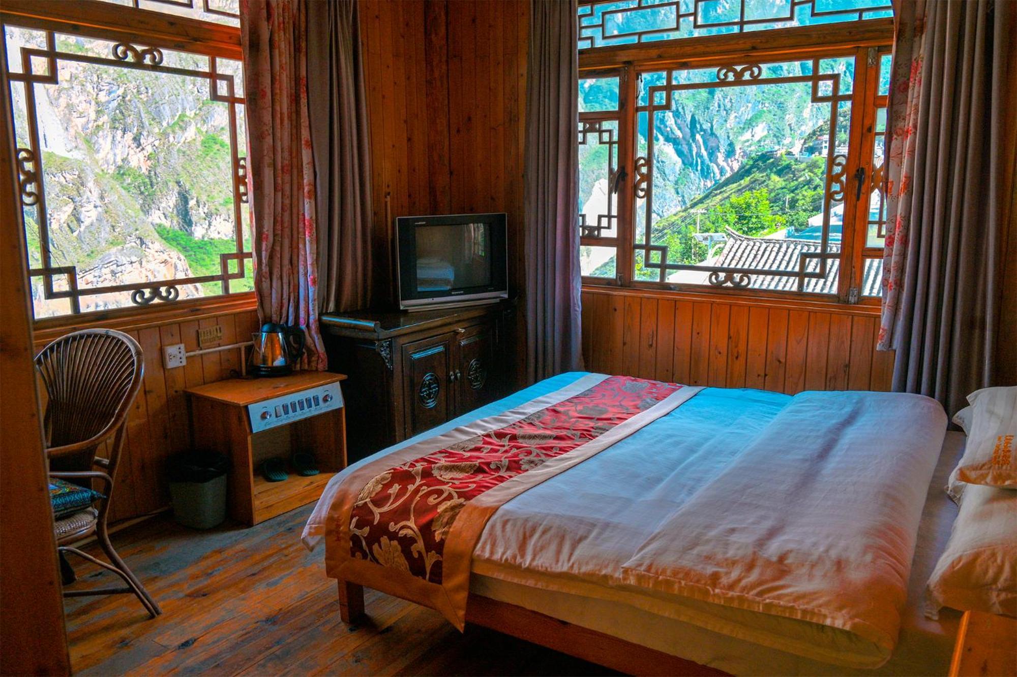 Tiger Leaping Gorge Sean'S Spring Guesthouse Shangri-La Ruang foto